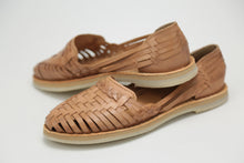 Load image into Gallery viewer, Women&#39;s Braided Loafer Huaraches

